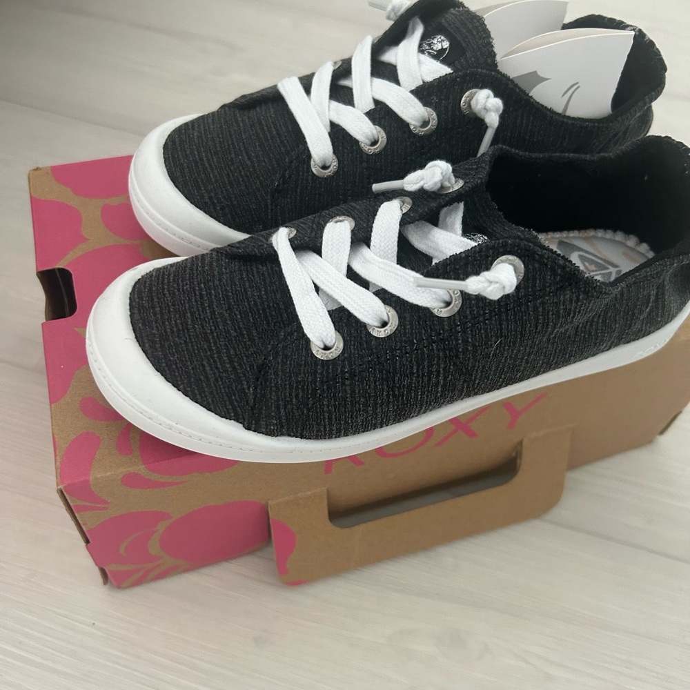 Roxy sneakers